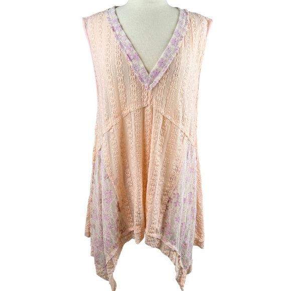 POL Tops - POL Peach and Lavender Lace Tunic